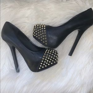 STEVE MADDEN Spike Heels